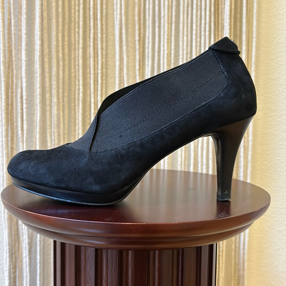 ANNE KLEIN | ANNE KLEIN AKWAVA BLACK SUEDE STRETCH BOOTIES WOMEN SIZE 8